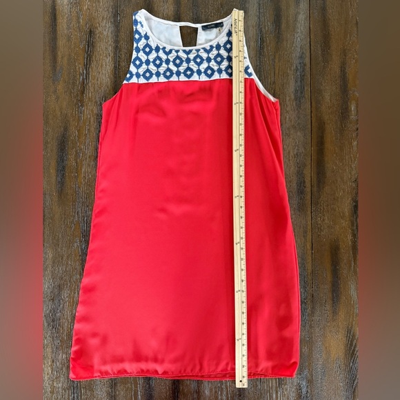 THML Women’s Orange Red Keyhole Halter Blue Embroidered Shift Dress Size M - Picture 8 of 11